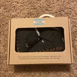 Tiny TOMS Cuna Black Herringbone booties